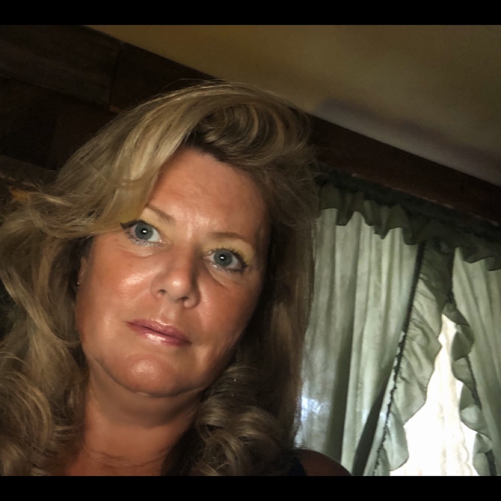 Meet your Posher, Andria